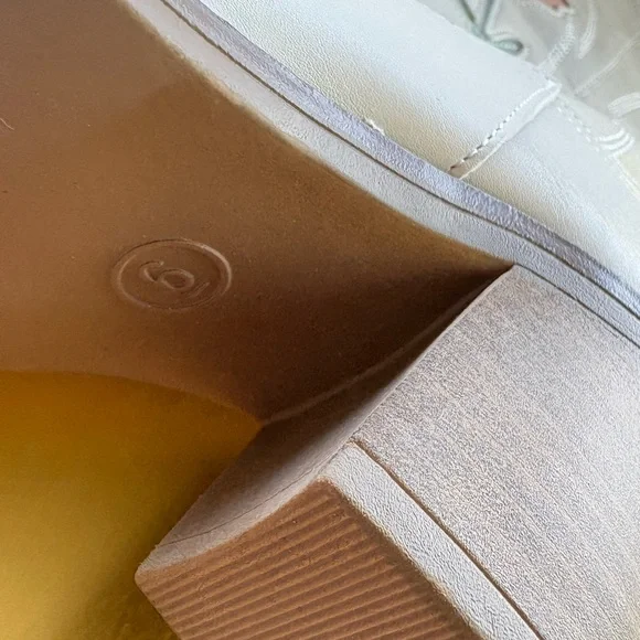 White Western Boots with Memory Foam - Picture 2 of 5